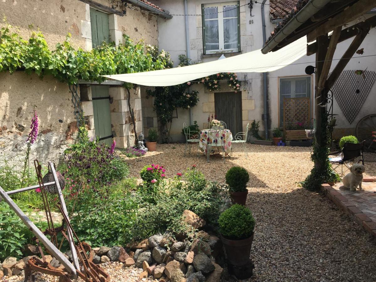 Maison La Roche Chambre D'Hotes Le Vigeant 외부 사진