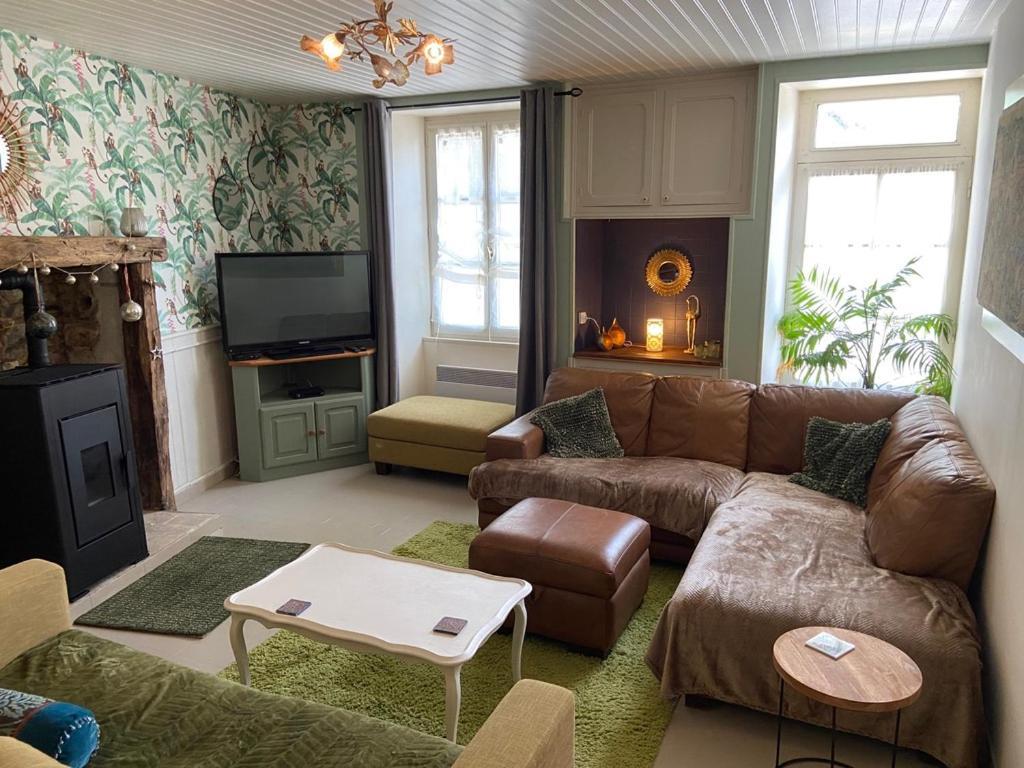 Maison La Roche Chambre D'Hotes Le Vigeant 외부 사진