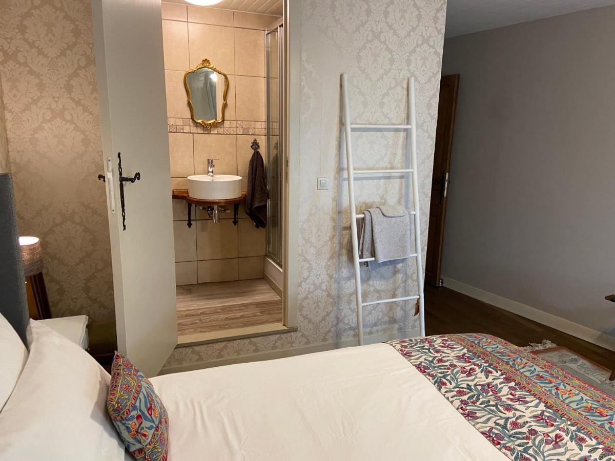 Maison La Roche Chambre D'Hotes Le Vigeant 외부 사진