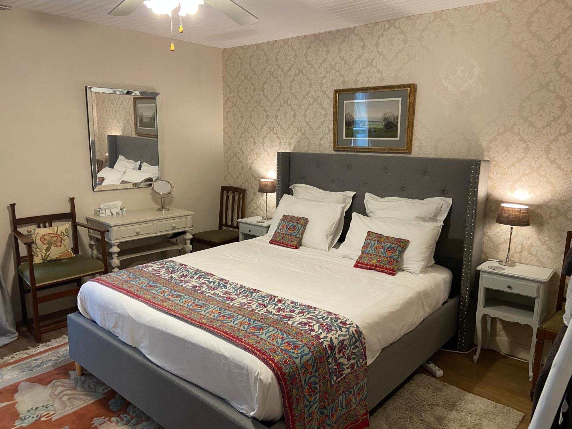 Maison La Roche Chambre D'Hotes Le Vigeant 외부 사진
