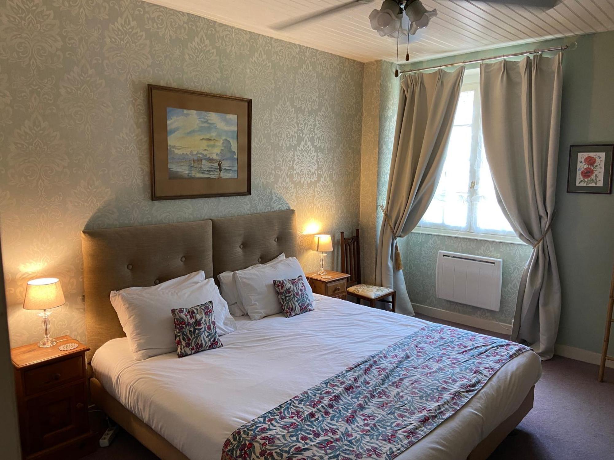 Maison La Roche Chambre D'Hotes Le Vigeant 외부 사진